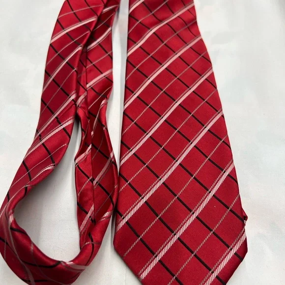 Men’s tie - Picture 2 of 3